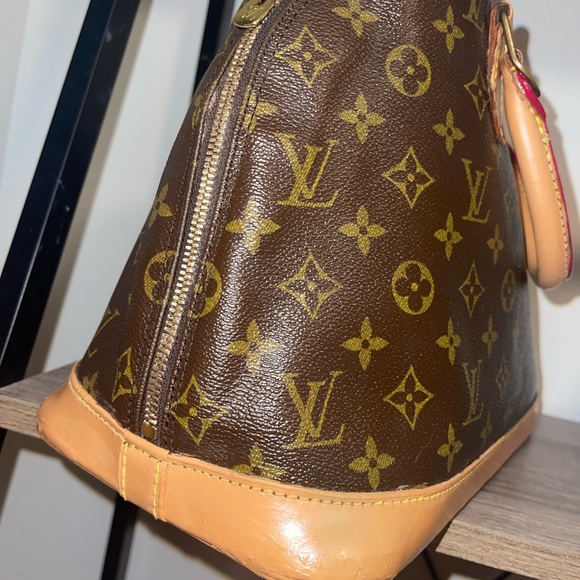 LOUIS VUITTON ALMA PM AUTHENTIC - Picture 3 of 16